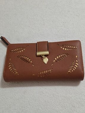 LEAF WALLET